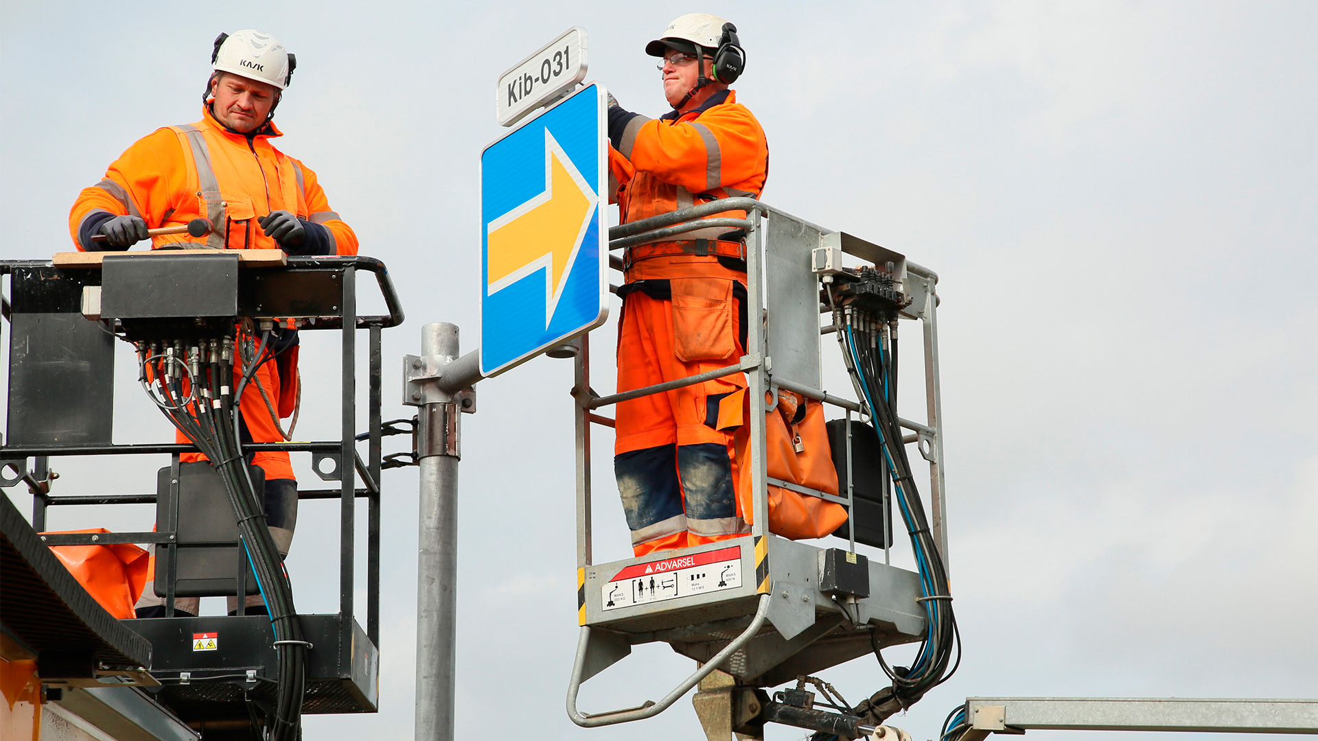 245 markerboards har vi placeret langs med Den nye banes spor. Afstanden mellem hvert sæt markerboards ude på strækningen varierer fra et par hundrede meter til to km.